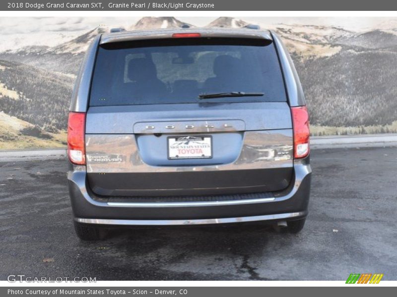 Granite Pearl / Black/Light Graystone 2018 Dodge Grand Caravan SXT