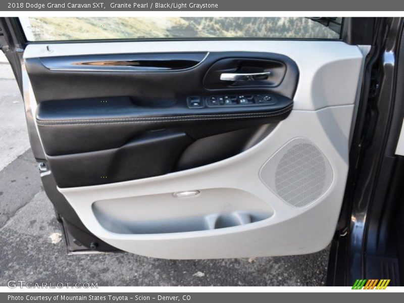 Granite Pearl / Black/Light Graystone 2018 Dodge Grand Caravan SXT
