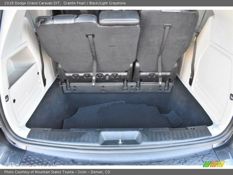 Granite Pearl / Black/Light Graystone 2018 Dodge Grand Caravan SXT