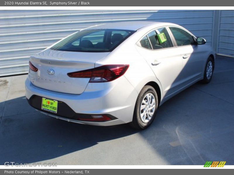 Symphony Silver / Black 2020 Hyundai Elantra SE