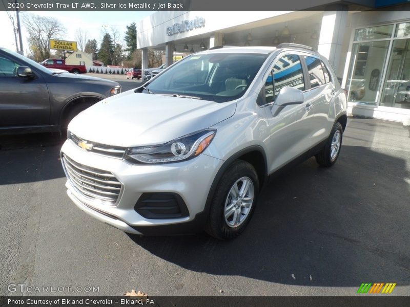 Front 3/4 View of 2020 Trax LT AWD