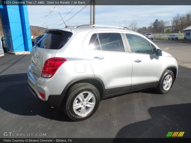 Silver Ice Metallic / Jet Black 2020 Chevrolet Trax LT AWD