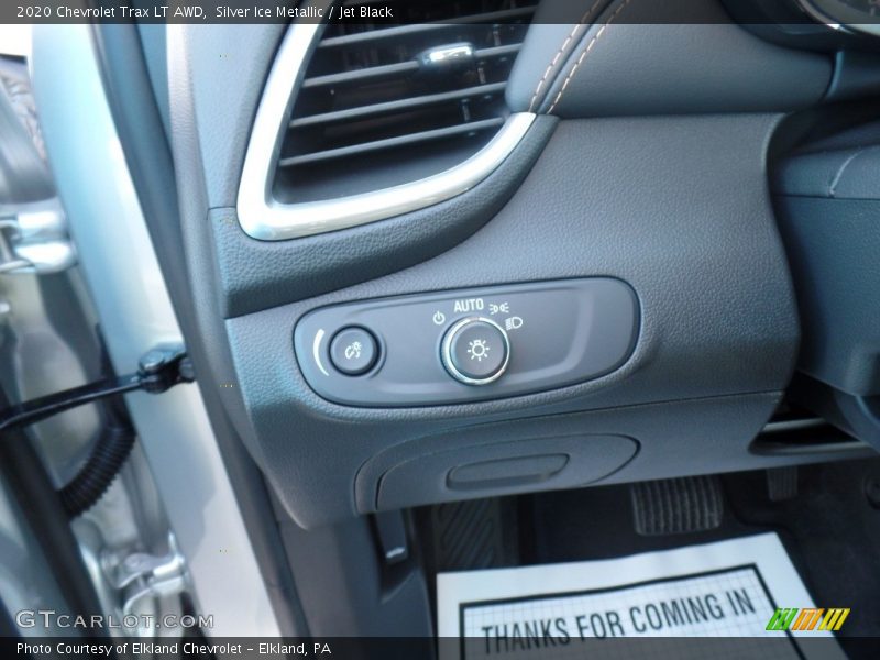 Silver Ice Metallic / Jet Black 2020 Chevrolet Trax LT AWD