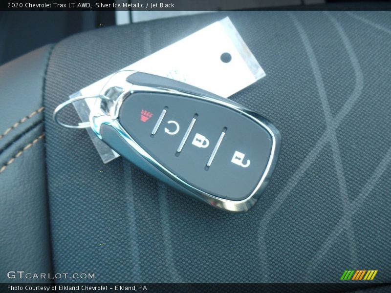 Silver Ice Metallic / Jet Black 2020 Chevrolet Trax LT AWD