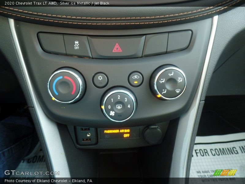 Silver Ice Metallic / Jet Black 2020 Chevrolet Trax LT AWD