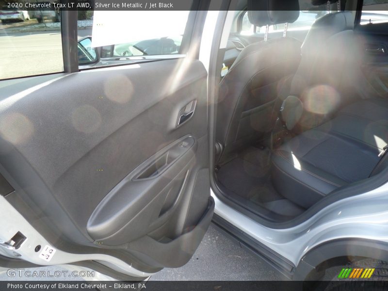 Silver Ice Metallic / Jet Black 2020 Chevrolet Trax LT AWD