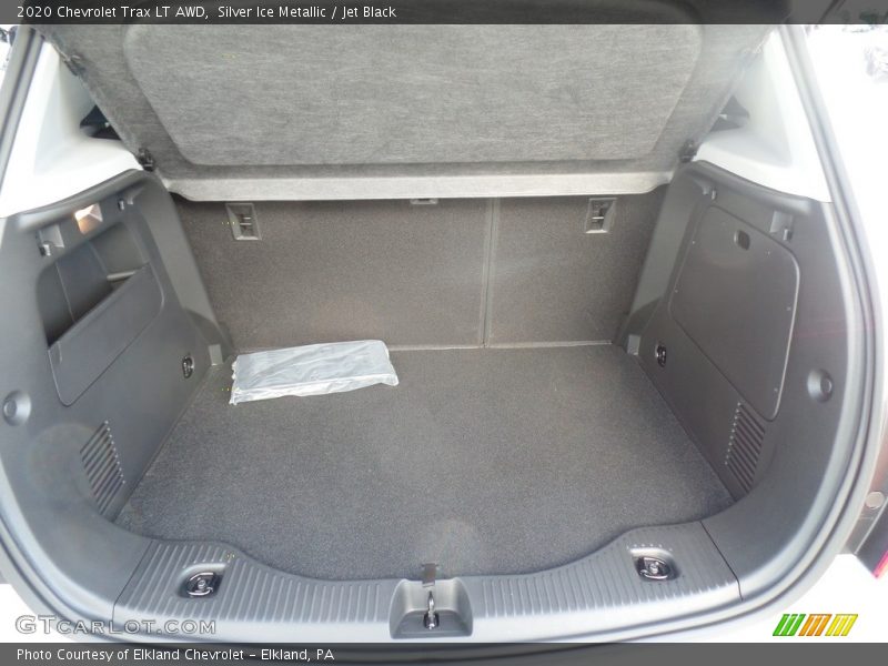 Silver Ice Metallic / Jet Black 2020 Chevrolet Trax LT AWD