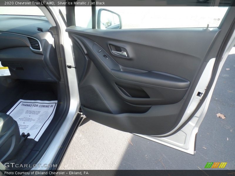Silver Ice Metallic / Jet Black 2020 Chevrolet Trax LT AWD