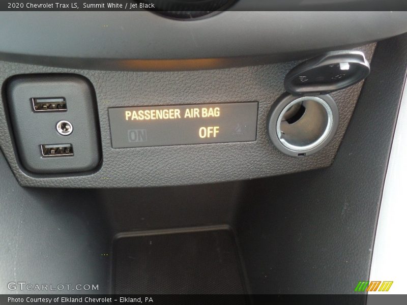 Summit White / Jet Black 2020 Chevrolet Trax LS