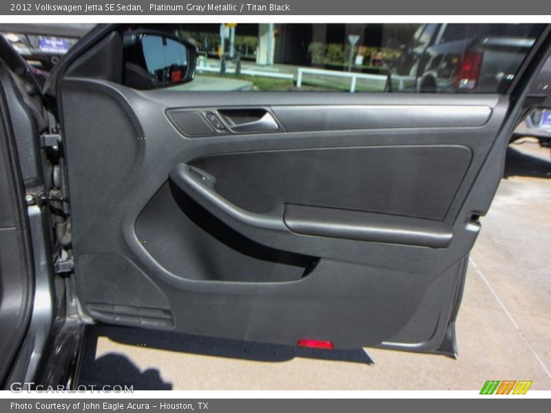 Platinum Gray Metallic / Titan Black 2012 Volkswagen Jetta SE Sedan