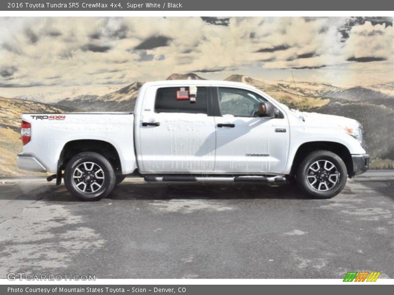 Super White / Black 2016 Toyota Tundra SR5 CrewMax 4x4