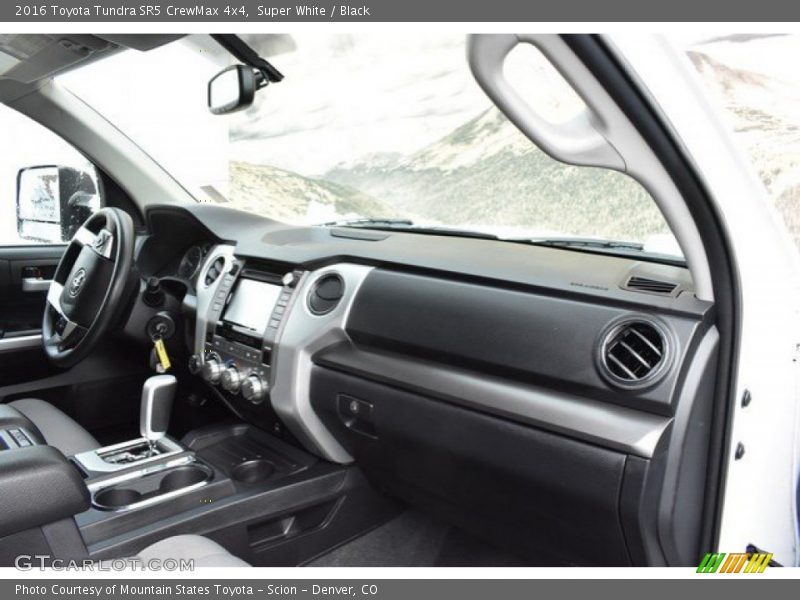 Super White / Black 2016 Toyota Tundra SR5 CrewMax 4x4