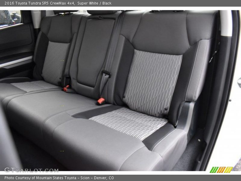 Super White / Black 2016 Toyota Tundra SR5 CrewMax 4x4