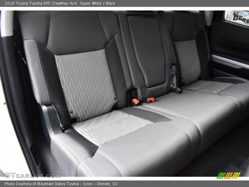 Super White / Black 2016 Toyota Tundra SR5 CrewMax 4x4