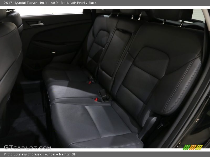 Black Noir Pearl / Black 2017 Hyundai Tucson Limited AWD