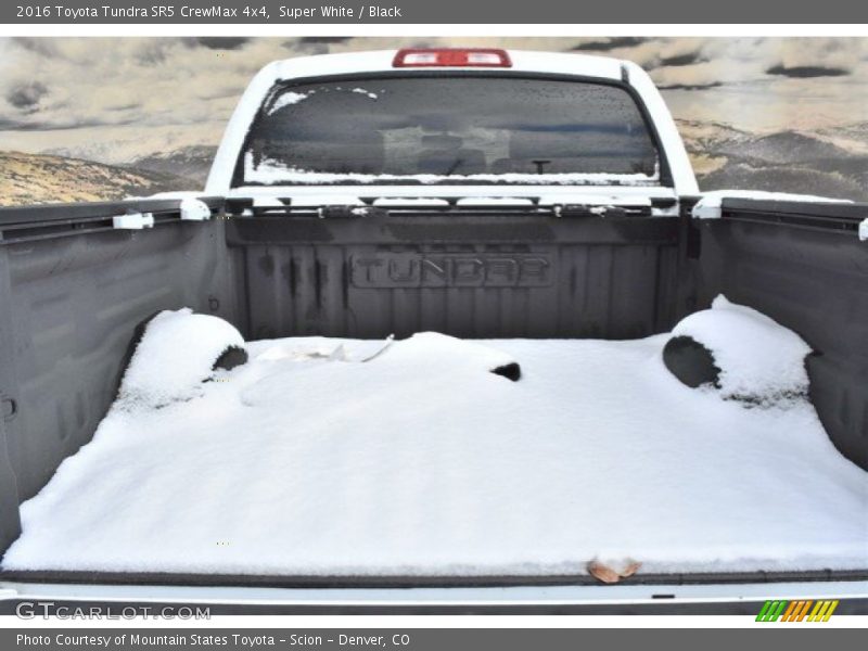 Super White / Black 2016 Toyota Tundra SR5 CrewMax 4x4