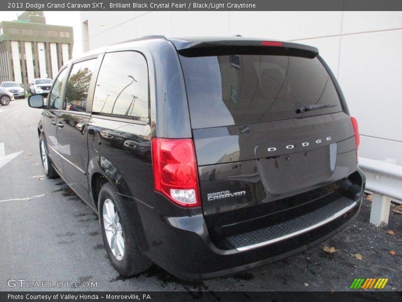 Brilliant Black Crystal Pearl / Black/Light Graystone 2013 Dodge Grand Caravan SXT