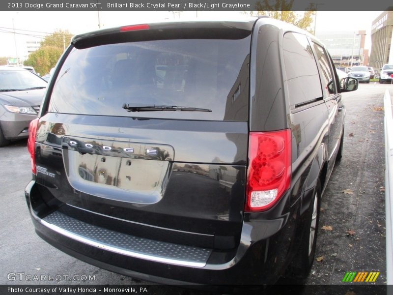 Brilliant Black Crystal Pearl / Black/Light Graystone 2013 Dodge Grand Caravan SXT