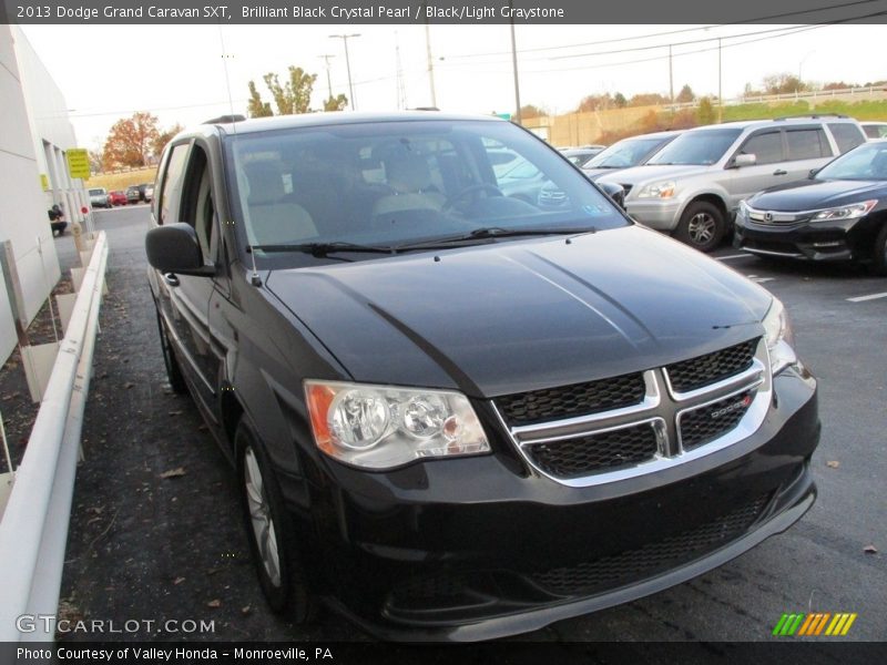 Brilliant Black Crystal Pearl / Black/Light Graystone 2013 Dodge Grand Caravan SXT