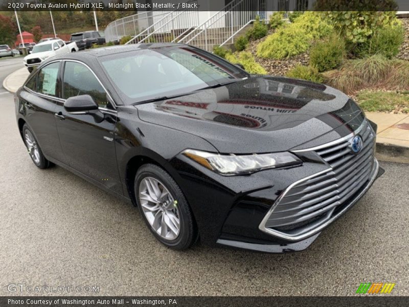 Front 3/4 View of 2020 Avalon Hybrid XLE