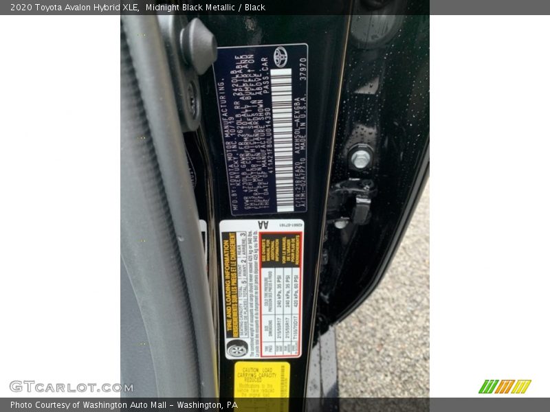 Midnight Black Metallic / Black 2020 Toyota Avalon Hybrid XLE