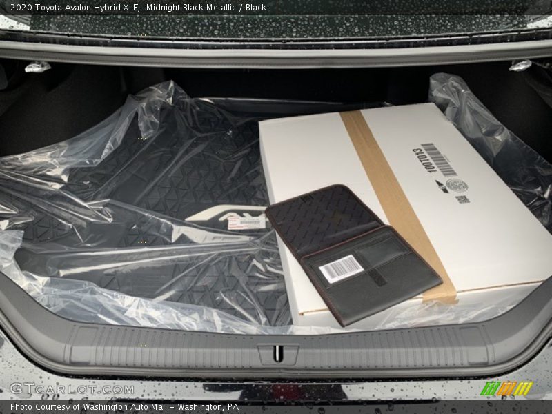 Midnight Black Metallic / Black 2020 Toyota Avalon Hybrid XLE