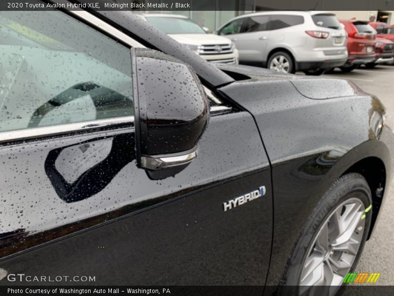 Midnight Black Metallic / Black 2020 Toyota Avalon Hybrid XLE