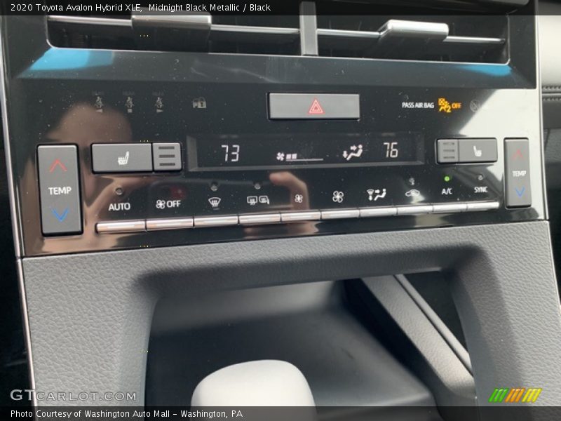 Controls of 2020 Avalon Hybrid XLE