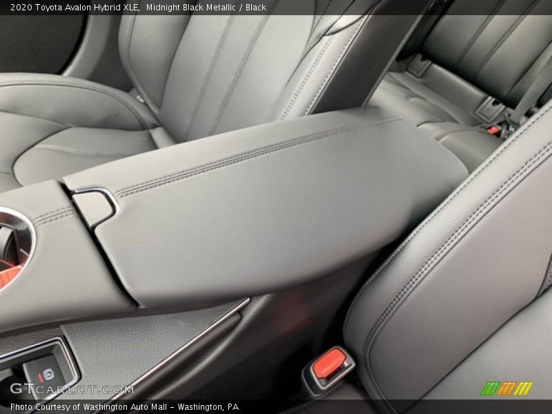 Midnight Black Metallic / Black 2020 Toyota Avalon Hybrid XLE