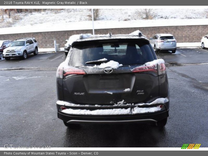 Magnetic Gray Metallic / Black 2018 Toyota RAV4 XLE