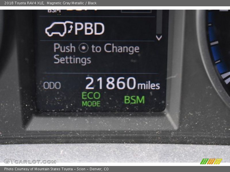Magnetic Gray Metallic / Black 2018 Toyota RAV4 XLE