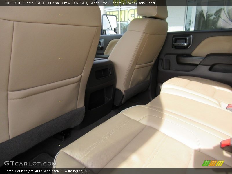 White Frost Tricoat / Cocoa/Dark Sand 2019 GMC Sierra 2500HD Denali Crew Cab 4WD