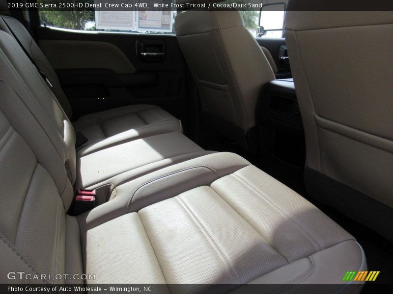 White Frost Tricoat / Cocoa/Dark Sand 2019 GMC Sierra 2500HD Denali Crew Cab 4WD