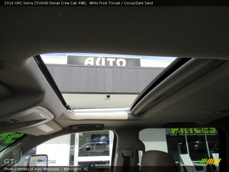 White Frost Tricoat / Cocoa/Dark Sand 2019 GMC Sierra 2500HD Denali Crew Cab 4WD