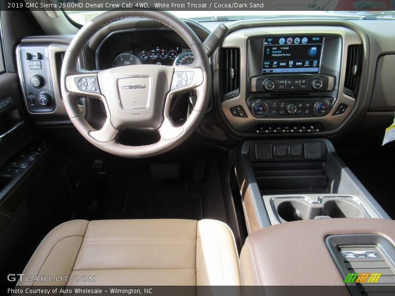 White Frost Tricoat / Cocoa/Dark Sand 2019 GMC Sierra 2500HD Denali Crew Cab 4WD