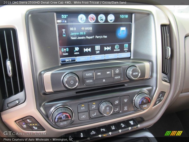 White Frost Tricoat / Cocoa/Dark Sand 2019 GMC Sierra 2500HD Denali Crew Cab 4WD