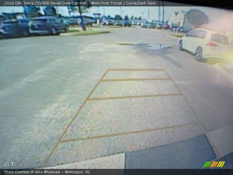 White Frost Tricoat / Cocoa/Dark Sand 2019 GMC Sierra 2500HD Denali Crew Cab 4WD