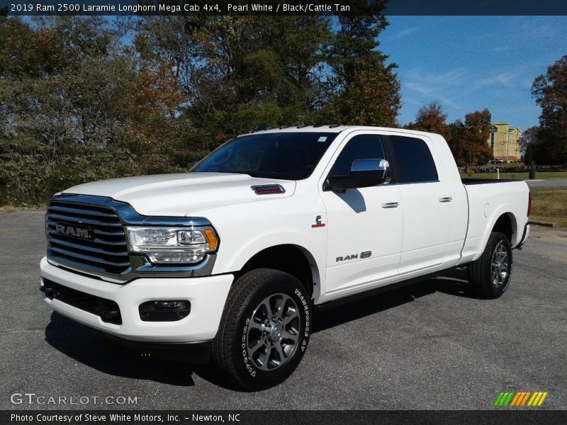 Front 3/4 View of 2019 2500 Laramie Longhorn Mega Cab 4x4
