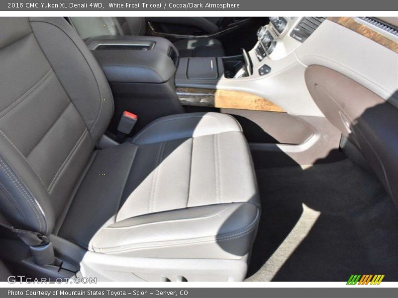 White Frost Tricoat / Cocoa/Dark Atmosphere 2016 GMC Yukon XL Denali 4WD