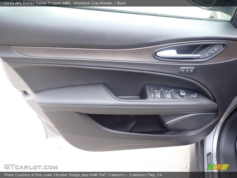 Stromboli Gray Metallic / Black 2019 Alfa Romeo Stelvio Ti Sport AWD