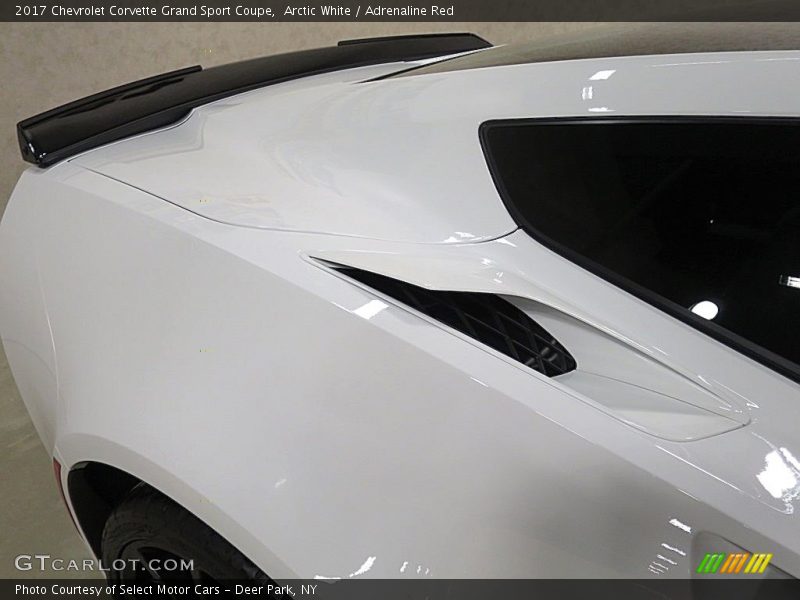 Arctic White / Adrenaline Red 2017 Chevrolet Corvette Grand Sport Coupe