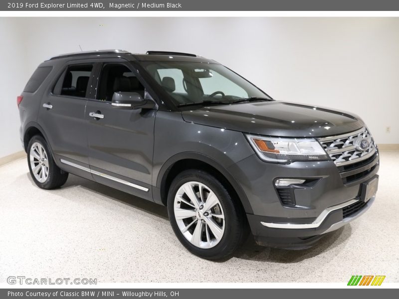 Front 3/4 View of 2019 Explorer Limited 4WD