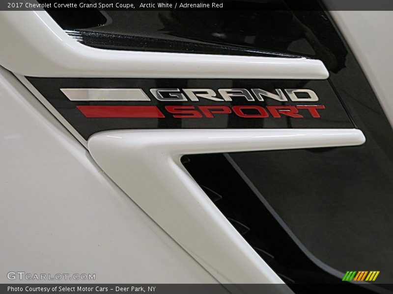 Arctic White / Adrenaline Red 2017 Chevrolet Corvette Grand Sport Coupe