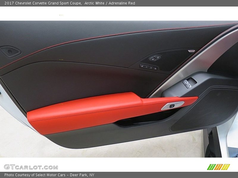 Arctic White / Adrenaline Red 2017 Chevrolet Corvette Grand Sport Coupe