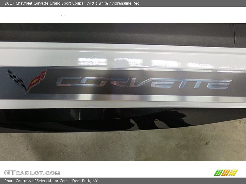 Arctic White / Adrenaline Red 2017 Chevrolet Corvette Grand Sport Coupe