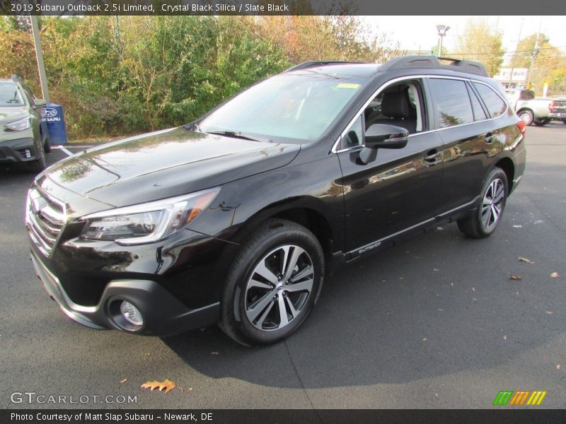 Front 3/4 View of 2019 Outback 2.5i Limited