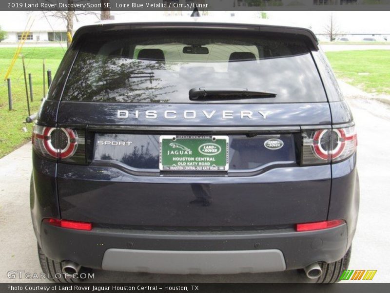 Loire Blue Metallic / Cirrus/Lunar 2019 Land Rover Discovery Sport SE
