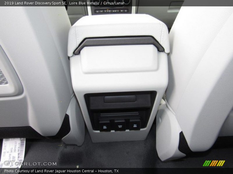 Loire Blue Metallic / Cirrus/Lunar 2019 Land Rover Discovery Sport SE