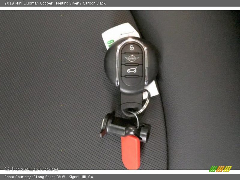 Melting Silver / Carbon Black 2019 Mini Clubman Cooper