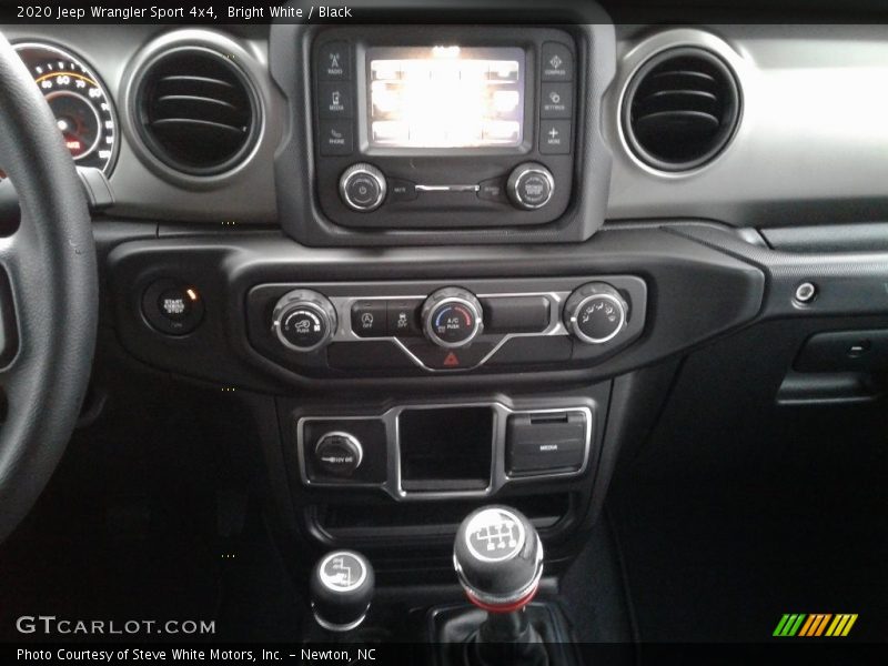 Bright White / Black 2020 Jeep Wrangler Sport 4x4